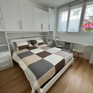 The Small White House In Appartamento Milano